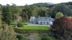 Refurbished Highland Lodge in Spectacular Scenery